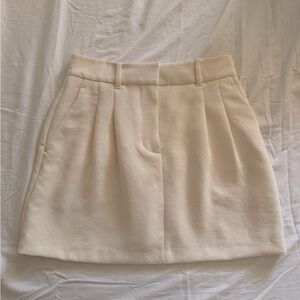 Aritzia The Effortless Skirt